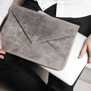 Handmade Leather Laptop Sleeve: Personalized MacBook Case
