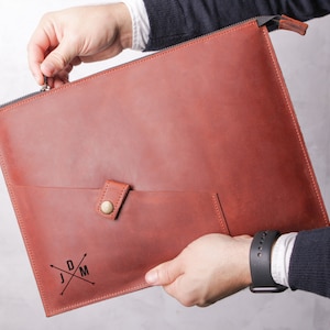 Handmade Leather Macbook Sleeve: Personalized Laptop Case