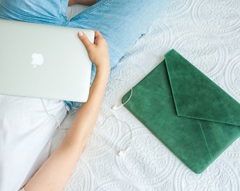 Handgemachte Grüne Lederne MacBook Tasche: Personalisierte Laptop Tasche
