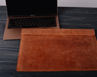 Handmade Leather Laptop Sleeve: Personalized MacBook Case