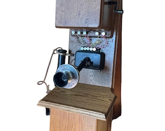 Antique Leich Oak Hand Crank Telephone, Magneto Wall Phone, c.1917–1920s Display Piece