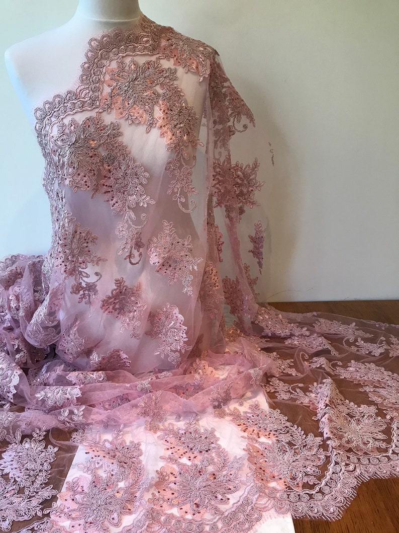EMBROIDERY ON TULLE SCALLOP CUT  | 21385-1060