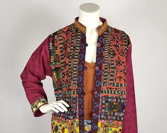 Kleurrijk licht patchwork vest met vintage Sindh-borduurwerk