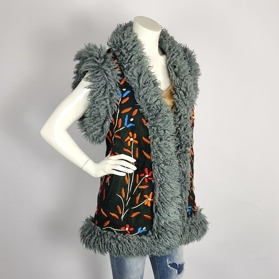 Vintage Afghan Suede Vest: Embroidered Floral Sheep Fur Gilet
