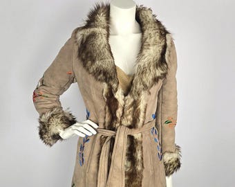 Vintage Afghan Suede Coat: Floral Embroidery, Faux Fur Trim