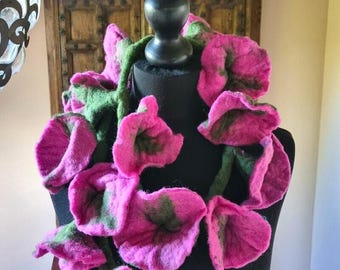 Ghirlanda di fiori decorativi fatti a mano - linea di fiori in feltro naturale - ghirlanda di gigli in lana infeltrita indiana per la decorazione di casa e ufficio - ROSA FUCSIA