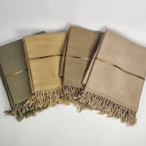 LAST PIECES: Fine handmade tribal patu shawl - patoo wrap - all purpose blanket in fine sheep wool & goat wool mix from Afghanistan