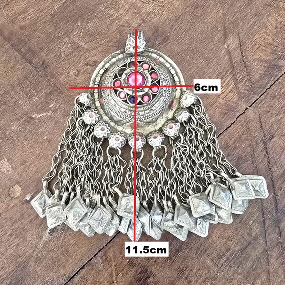 ヴィンテージ クチペンダント：タッセル付きアフガニスタンの