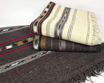 Couverture vintage en laine afghane Bucilla, kit motif fleurs sauvages, neuf dans sa boîte d'origine - Canada