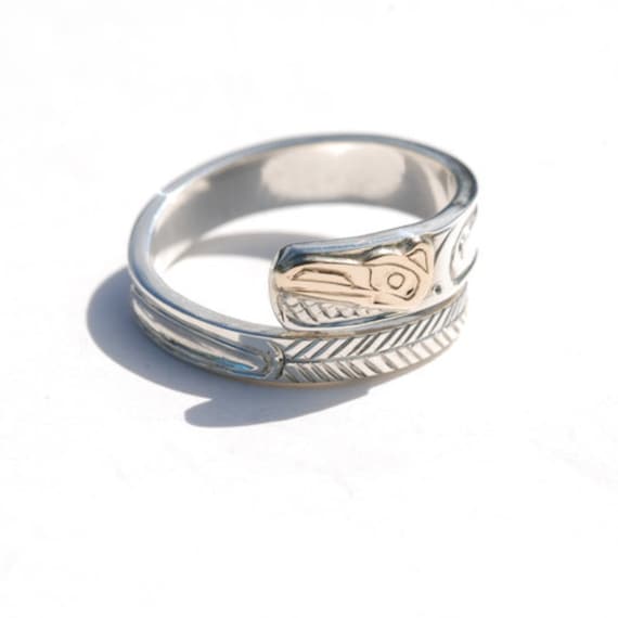 Download Gold Raven Ring Background