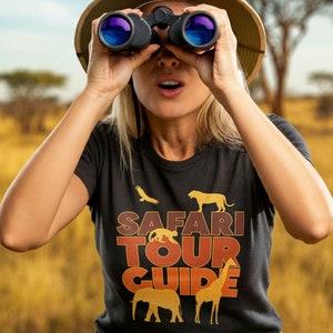 Safari Tour Guide Animal Expert Africa Halloween T-Shirt