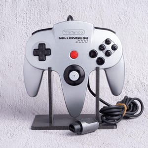 Millennium 2000: op maat geschilderde Nintendo 64-controller
