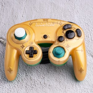 Gold and Green - Custom Painted GameCube Controller - Wired T3