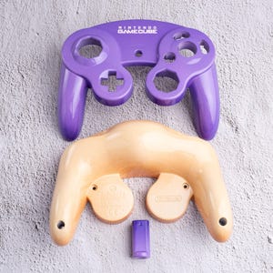 Plum & Peach - Custom Painted GameCube Controller Shells