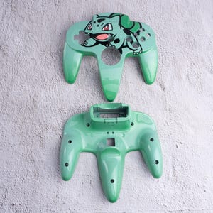 Bisasam - Individuell bemalte Nintendo 64 Controller Schals