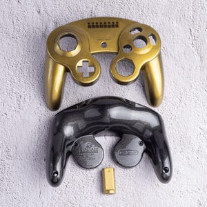 GoldCube - Individuell bemalte GameCube Controller Gehäuse