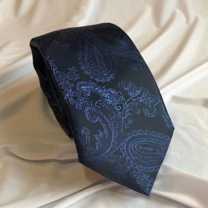 Men’s Necktie in Navy Paisley | Skinny Tie | Classic Tie | Wide Tie | Necktie and Pocket Square Set | Handmade Necktie