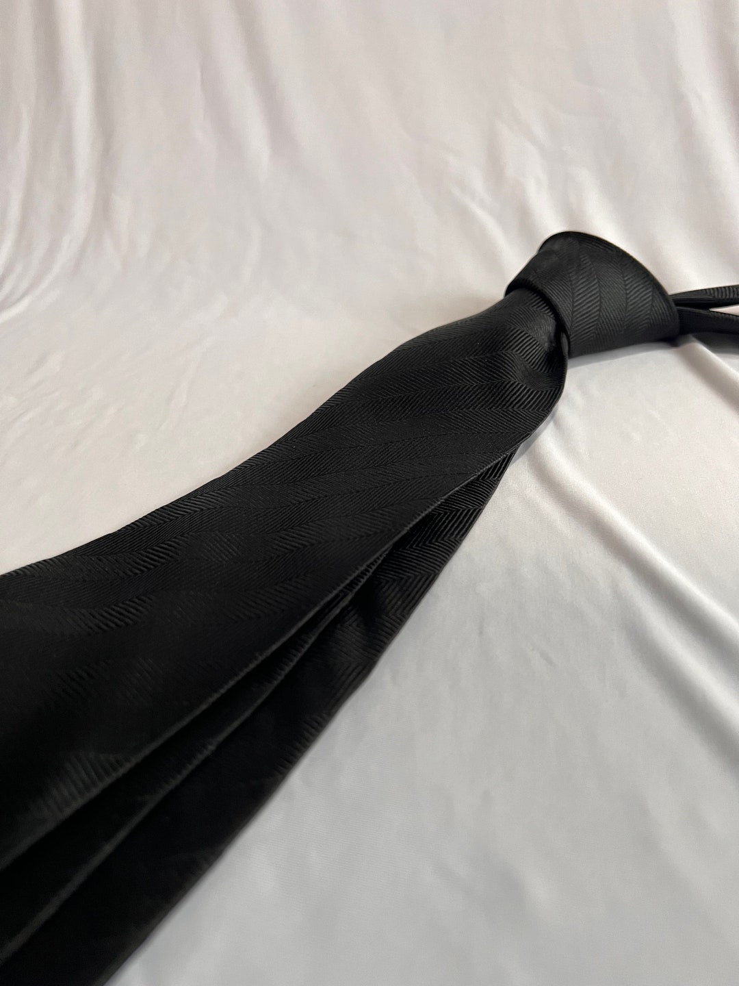 【 】モダン！メンズネクタイ Herringbone Grid Tie Men's Necktie in Black Herringbone | Limited Silk Tie