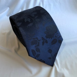 Men’s Necktie in Navy Floral | Skinny Tie | Classic Tie | Wide Tie | Necktie and Pocket Square Set | Handmade