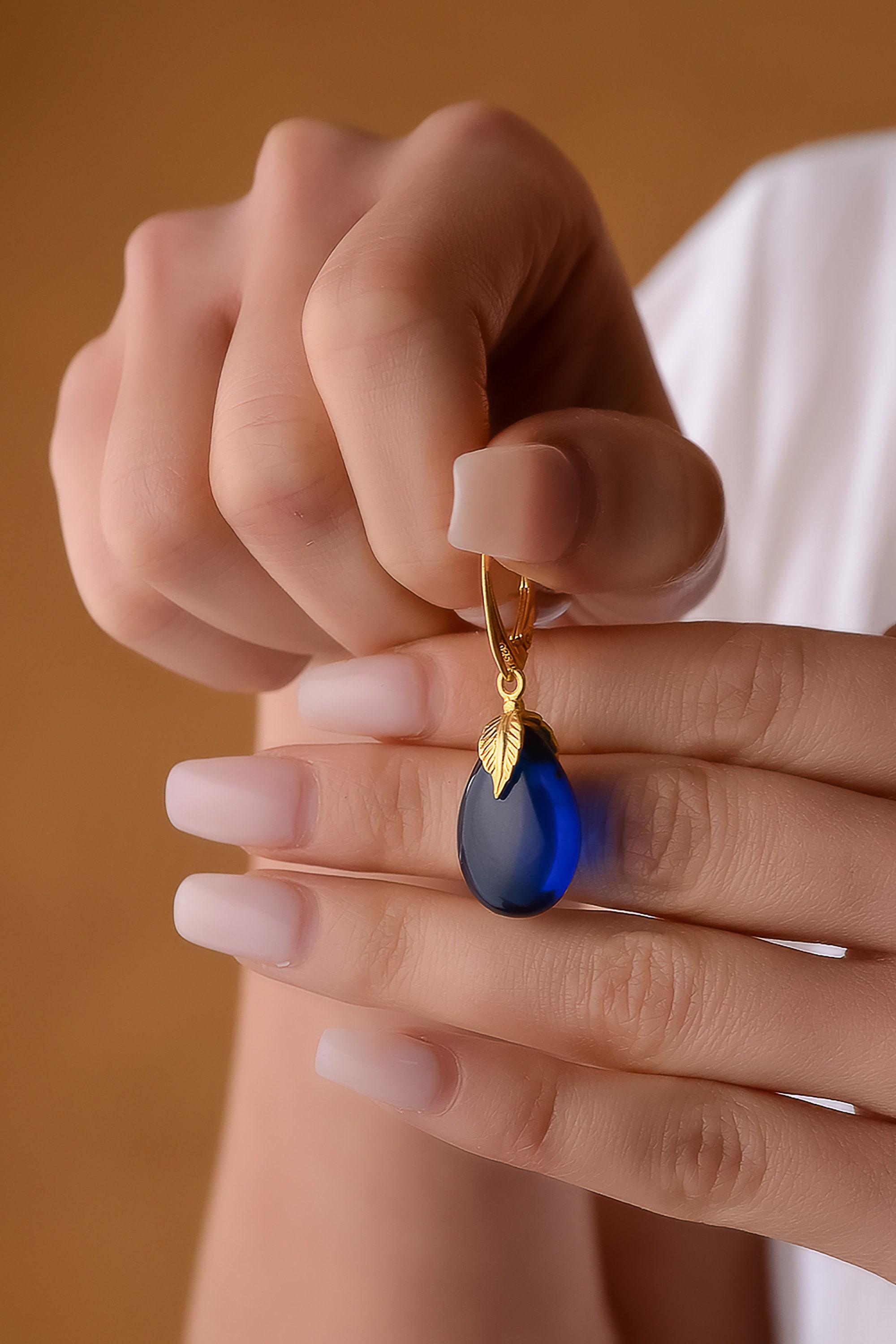 Orecchini A Goccia In Ambra Blu Fatti A Mano, Pendenti Lunghi In Vero Ambra Del Baltico Con Chiusura In Argento Placcato Oro, Gioielli Artigianali Unici Per Donna, Eleganza Naturale E Leggera