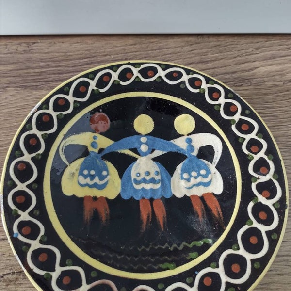 Glazed Crazing Vintage Majolica Keramika Pozdisovce ZVVD Michalovce Hand Painted Dancers Pottery Plate Wall Hanging Czech–Slovak