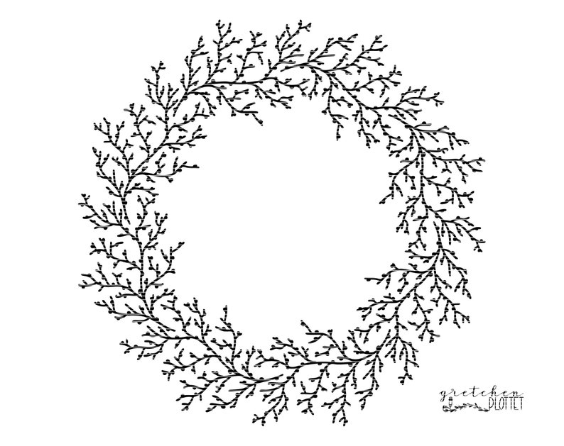 Puede incluir: Ilustraci&oacute;n en blanco y negro de una corona hecha de ramas con peque&ntilde;as hojas. La corona es circular y tiene un dise&ntilde;o simple. El texto "Gretchen Plottet" est&aacute; escrito en cursiva en la parte inferior de la imagen.