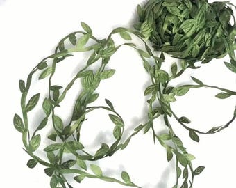 Green Leaf Vine Ribbon – 10 Meters Faux Boxwood Garland Trim for Wreaths, Gift Wrapping, Floral Crafts, and Wedding Decor