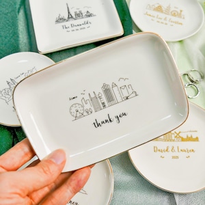 パーソナライズされた結婚式会場用リングディッシュ、デスティネーションウェディングジュエリーホルダー、シティ/ホテルアウトライントリンケットディッシュ、婚約ギフト_MSP