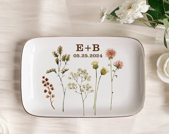 Personalized Floral Jewelry Dish, Wildflower Wedding Ring Dish, Bridal Shower Trinket Dish, Minimalist Gift For Bride And Groom