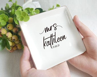 Personalized Mrs Ring Dish,Custom Wedding jewelry dish,Engagement Ring Dish,Wedding Ring Holder,Gift For Bride,Mrs Name Ring holder_MSP