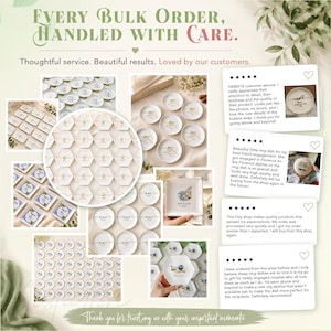 Pu&ograve; includere: Un collage di piccoli piatti in ceramica bianca di varie forme, tra cui rotondi, quadrati ed esagonali, con testi e illustrazioni nere personalizzate. L'immagine include recensioni dei clienti e il testo Every Bulk Order, Handled With Care.