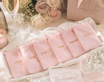 Personalized Velvet Jewelry Pouch, Bridesmaid Proposal Gift, Bridal Party Gift, Maid of Honor Gift, Wedding Morning Keepsake
