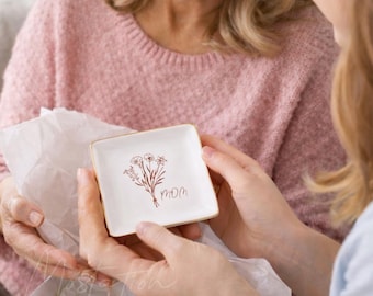 Plato para anillos con ramo de flores del mes de nacimiento, regalo del Día de la Madre, regalo para mamá primeriza, plato para joyas de mamá, plato para baratijas de mamá, regalo de aniversario