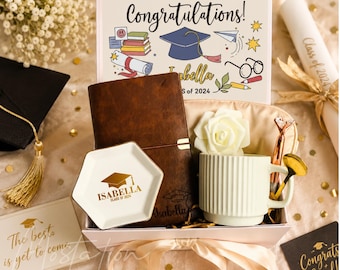 Graduierung Geschenkbox für Mädchen, personalisierte Tasse Geschenkset, Klasse von 2026 Graduation Hamper, Graduates Care Paket für Sie, Congrats Geschenkbox