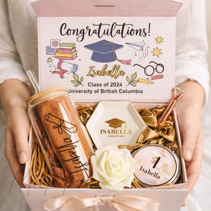 Personalisierte Abschlussgeschenkbox, benutzerdefinierte Klasse von 2026 Geschenkkorb, Glastasse-Geschenkpaket für Tochter, Abschlussring-Teller-Geschenkset