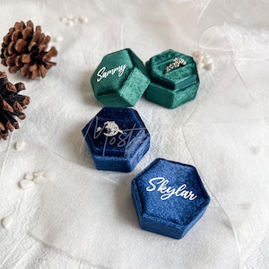 Boîte à bagues hexagonale personnalisée en velours, boîte à alliances monogramme, boîte à bagues de fiançailles, organiseur de bagues à double fente, cadeau de mariage