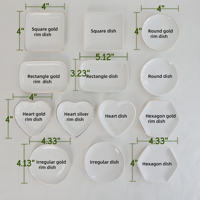 Pu&ograve; includere: Una collezione di piattini in ceramica bianca di varie forme, tra cui quadrata, rettangolare, rotonda, a cuore, esagonale e irregolare. Alcuni presentano bordi dorati o argentati. Le dimensioni sono indicate in pollici, come 4 pollici.