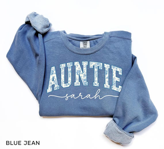 Comfort Colors® Personalized Auntie Sweatshirt, Toile De Jouy Auntie Sweater, Custom Gift For Aunt, Aunt To Be Shirt, New Auntie Gifts