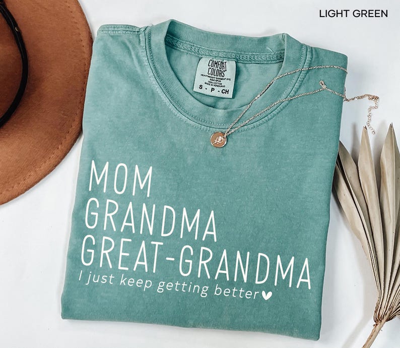 Comfort Colors® Mom Grandma Great-Grandma Shirt, Pregnancy Announcement Gift For Grandma Shirt, Mother's Day Gift For Great Grandma Shirt bild 6
