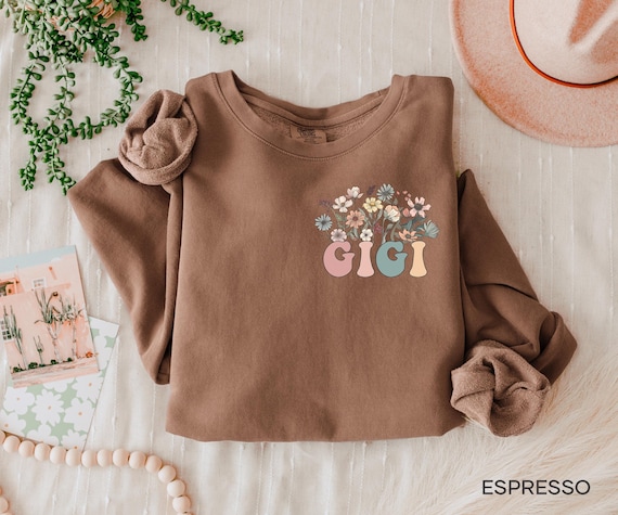 Comfort Colors® Gigi Sweatshirt, Gift For Gigi Sweater, Mother's Day Gift For Grandma Sweatshirt, Wildflowers Gigi Shirt, Gigi Crewneck