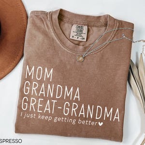 Comfort Colors® Mom Grandma Great-Grandma Shirt, Pregnancy Announcement Gift For Grandma Shirt, Mother's Day Gift For Great Grandma Shirt bild 5