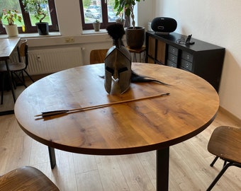 Round Dining Table for use in the Kitchen or Dining Room | Wood & Metal Legs | Reclaimed Wood | Solid Wood Dining Table