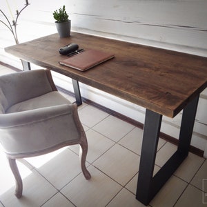 Schreibtisch aus Altholz 4 cm dick Esstisch mit Metallbeinen, Schreibtisch aus Massivholz, Schreibtisch aus recycelten Möbeln, Industrieschreibtisch Bild 1