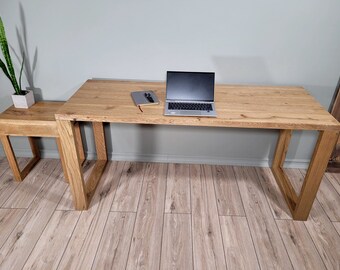 Stunning Executive Oak Desk - Redefine Your Workspace on Office or Home Office