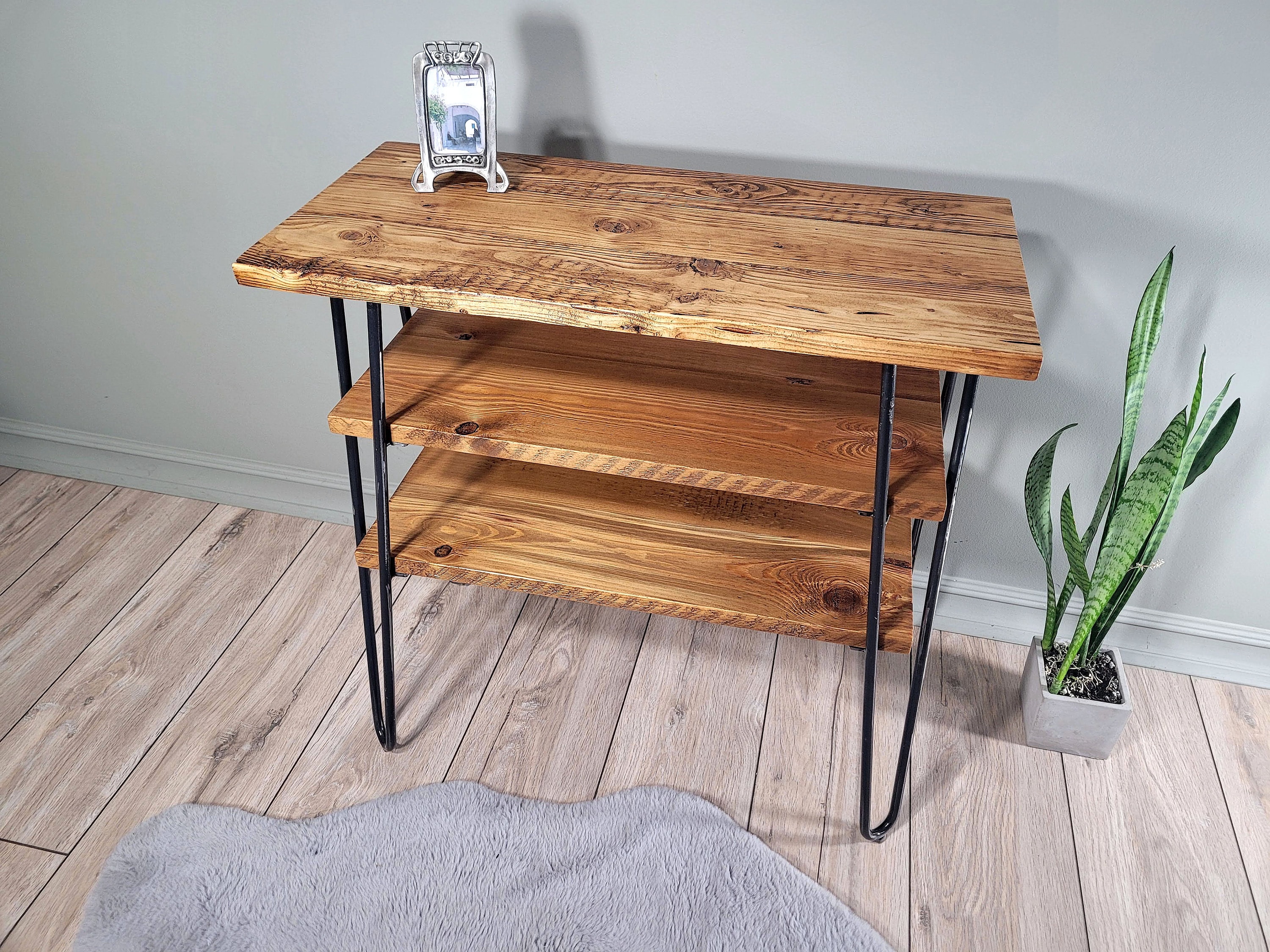 Druckerständer aus Altholz, Rustikaler Druckertisch aus Holz mit Haarnadelbeinen aus Metall, Druckertisch mit Regalen, Moderne Home-Office-Möbel