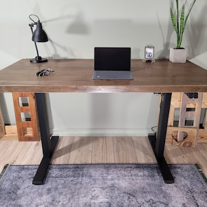 Electric Adjustable Wooden Standing Desk Old Alder Tabletop