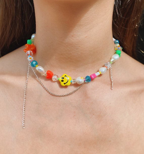 Funky pearl necklace deals