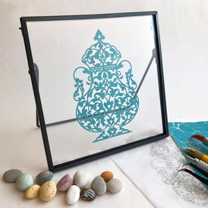 Vaso di carta fatto a mano incorniciato, taglio di carta, motivo tradizionale, carta marmorcola, regalo unico, arte tradizionale, telaio galleggiante in acciaio grigio scuro
