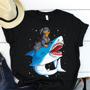 Dachshund Riding Shark Shirt / Dachshund Shirt / Dachshund Gifts / Dachshund Lover / Dachshund Tshirt / Shark Shirt / Tank Top Hoodie