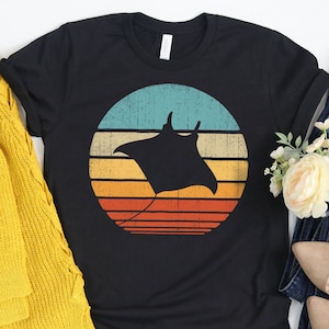Stingray Sunset Retro Shirt / Stingray Shirt / Stingray Gifts / Gift for Stingray Lovers / Stingray Design / Stingray Print Tank Top Hoodie